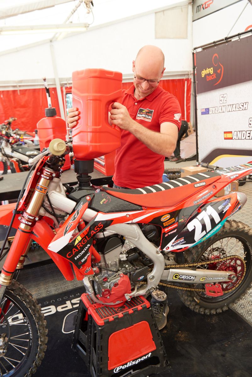 Posoda za gorivo polisport Prooctane 10L s cevjo